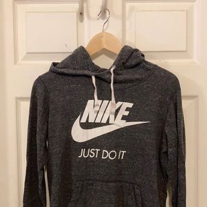 super cute grey nike sweatshirt!